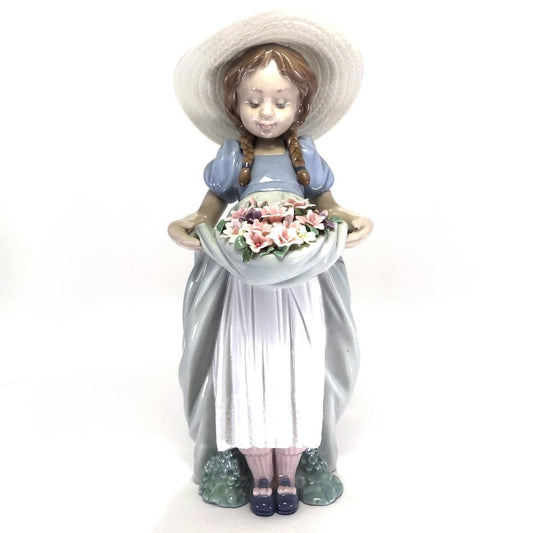 LLADRO リヤドロ/たくさん摘めたよ/6756 /陶器/マルチカラー