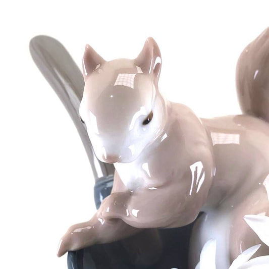 【希少・美品】LLADRO リヤドロ/お庭で リスとカタツムリ/8026/陶器/マルチカラー