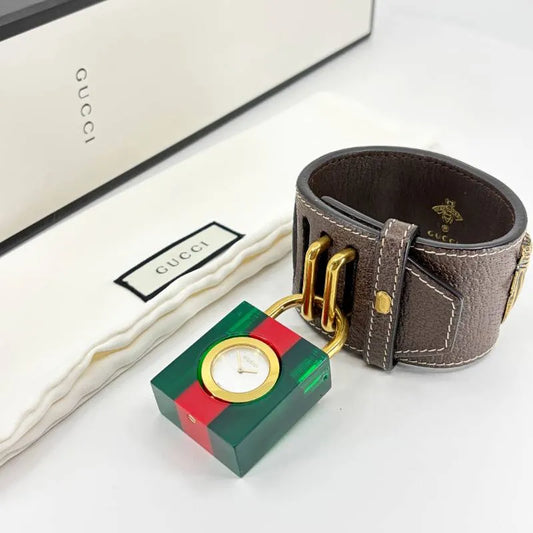 【電池交換済み・箱付】GUCCI グッチ／コンスタンス プレキシ ウォッチ ビー 150.5 レディース バングルウォッチ 腕時計／クォーツ／ホワイトシェル文字盤／レザー・アセテート／ブラウン・レッド・グリーン・ゴールド