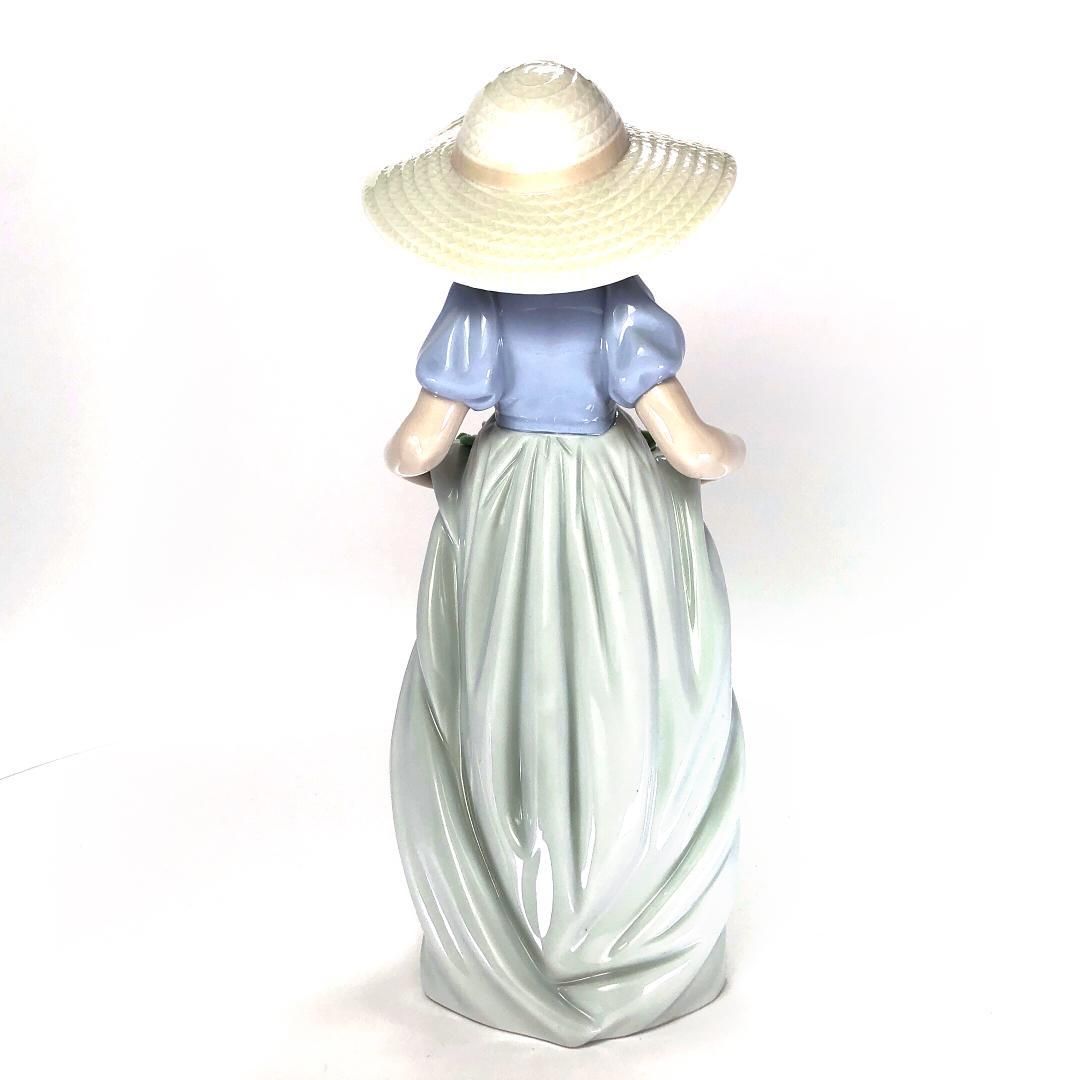 LLADRO リヤドロ／たくさん摘めたよ／6756 ／陶器／マルチカラー