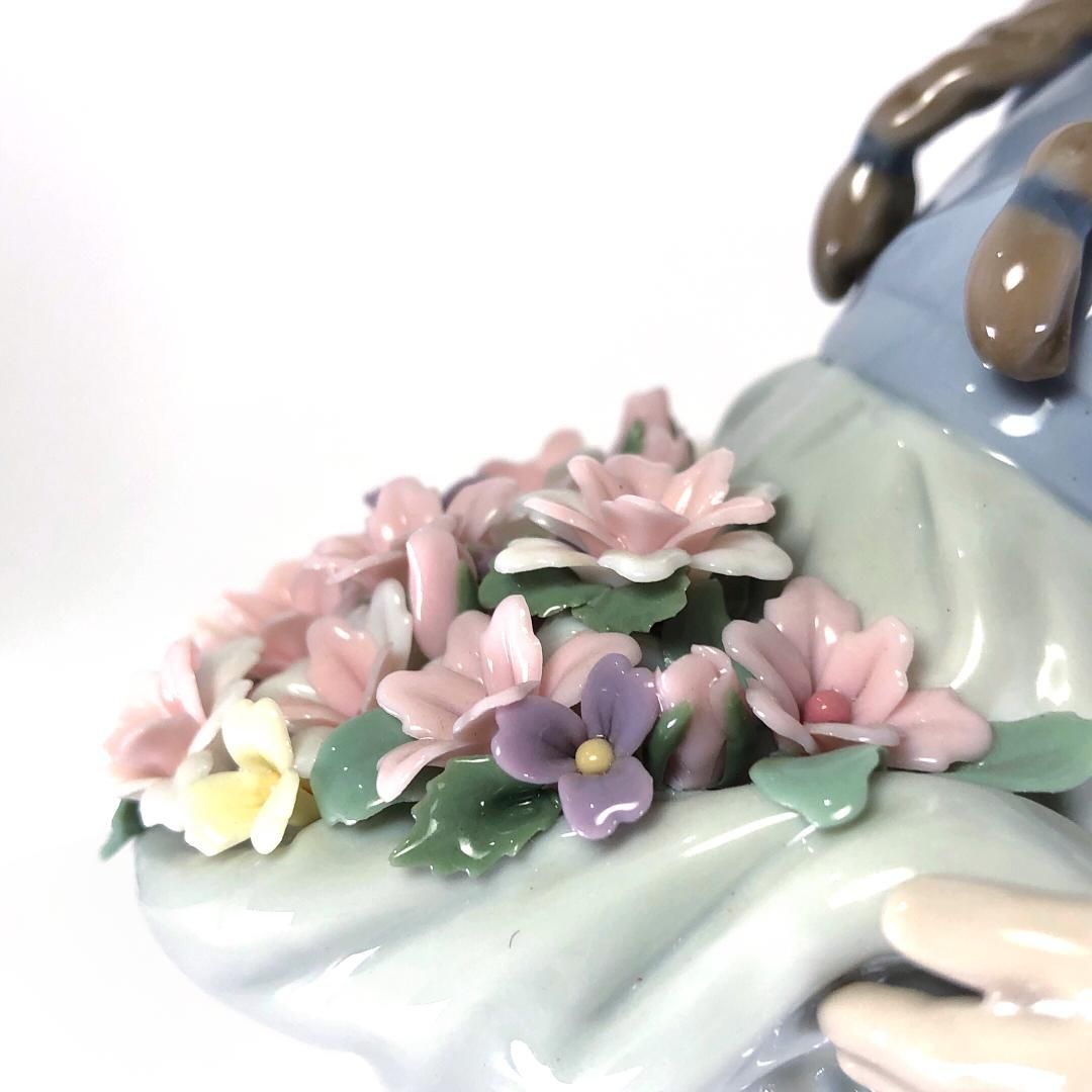 LLADRO リヤドロ／たくさん摘めたよ／6756 ／陶器／マルチカラー