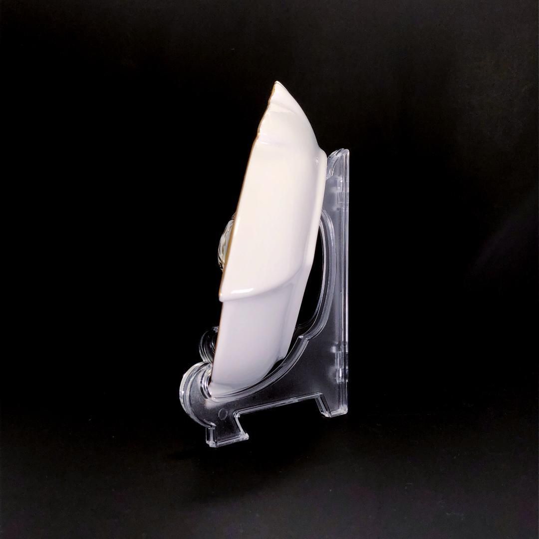 【美品】Royal Copenhagen ロイヤルコペンハーゲン／サクソンフラワーシリーズ リーフディッシュ商品名／金彩／陶器／ホワイト