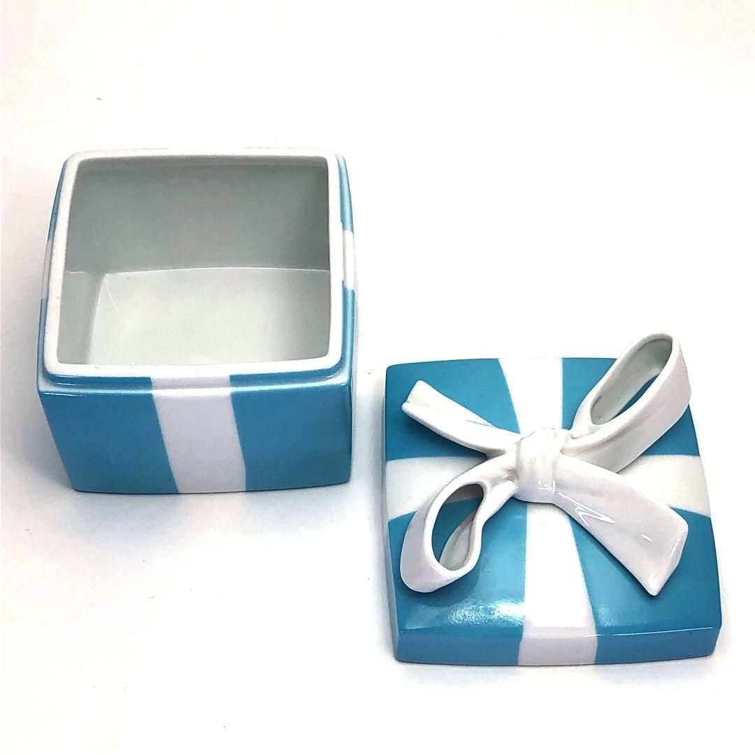 【訳あり・売り切り・ラージサイズ・箱付】Tiffany ティファニー／ラージサイズ ブルーボックス 小物入れ／陶器／ブルー・ホワイト