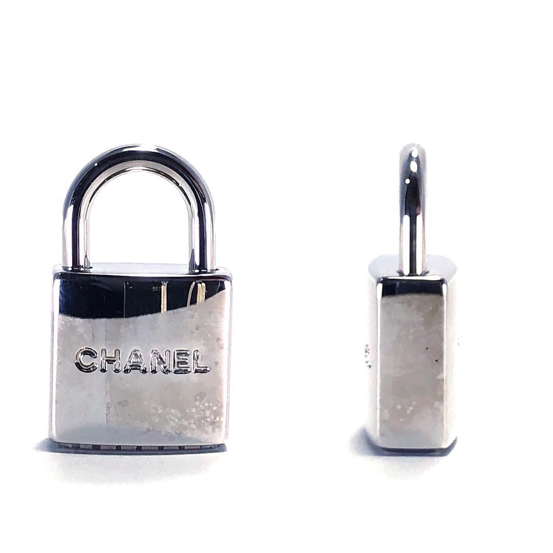 【美品】CHANEL シャネル／ココマーク カデナ キー & クロシェット 南京錠 鍵 ケース／レザー・メタル／ブラック・シルバー