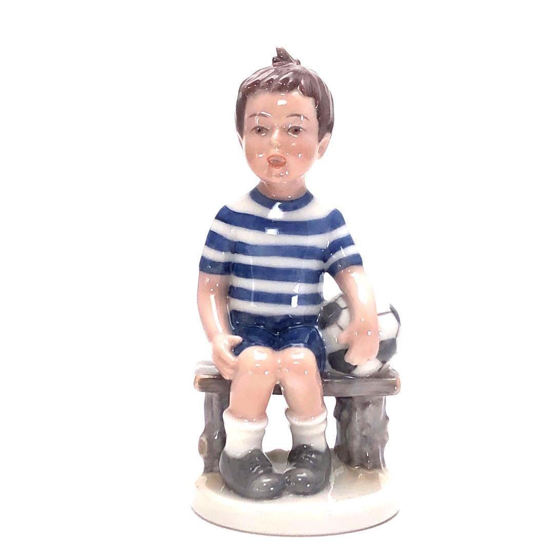 【美品・箱付き】Royal Copenhagen イヤルコペンハーゲン／男の子 ミレニアム フィギュリン／陶器／マルチカラー