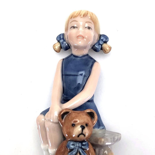 【美品・箱付き】Royal Copenhagen ロイヤルコペンハーゲン／女の子 ミレニアム フィギュリン／陶器／マルチカラー