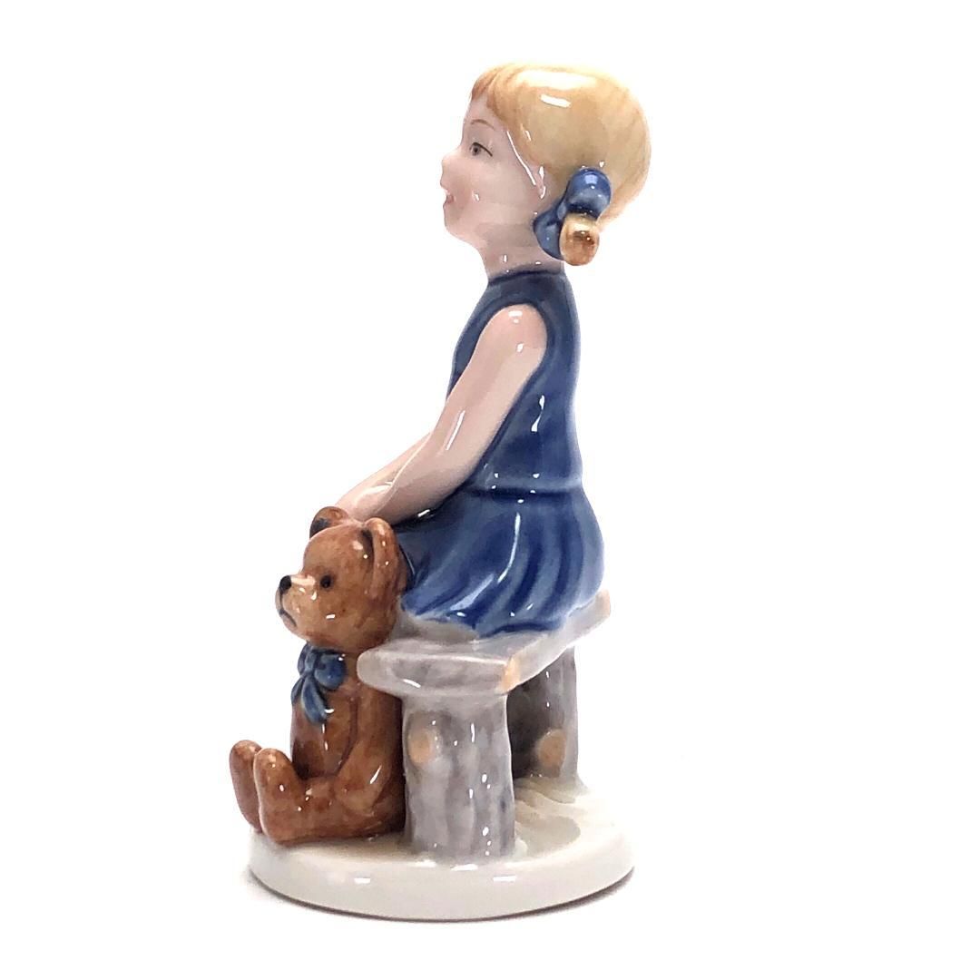 【美品・箱付き】Royal Copenhagen ロイヤルコペンハーゲン／女の子 ミレニアム フィギュリン／陶器／マルチカラー