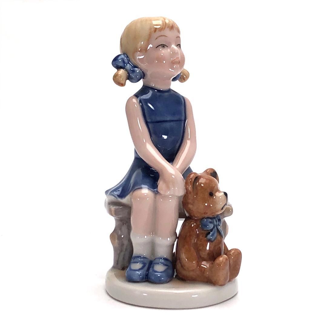 【美品・箱付き】Royal Copenhagen ロイヤルコペンハーゲン／女の子 ミレニアム フィギュリン／陶器／マルチカラー