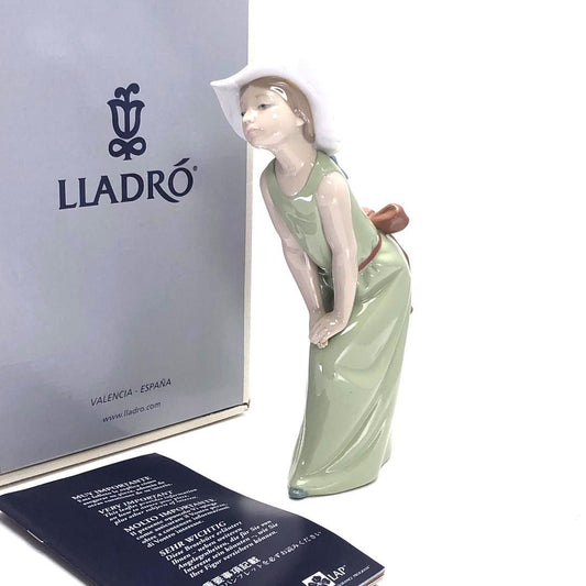 【美品・箱付き】LLADRO リヤドロ／好奇心の強い少女／5009／陶器／マルチカラー
