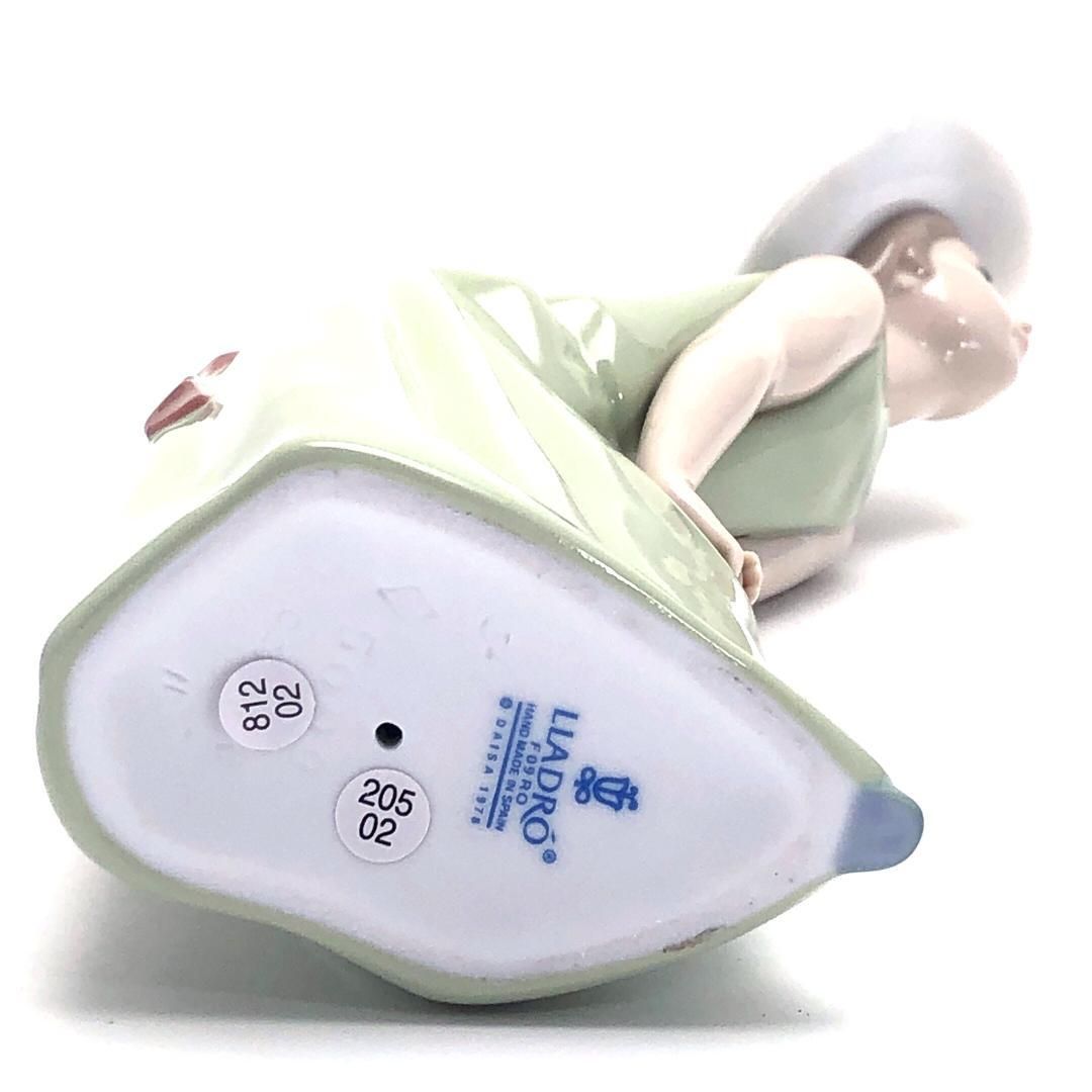 【美品・箱付き】LLADRO リヤドロ／好奇心の強い少女／5009／陶器／マルチカラー