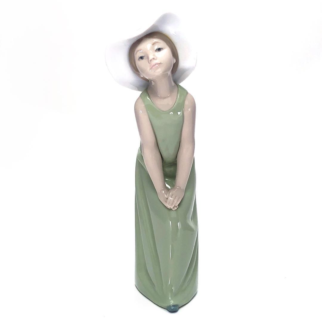 【美品・箱付き】LLADRO リヤドロ／好奇心の強い少女／5009／陶器／マルチカラー