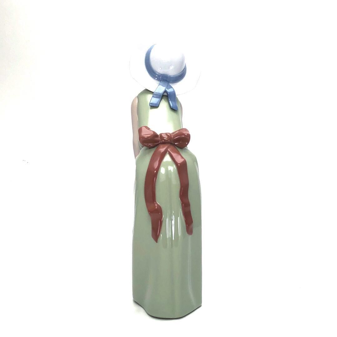 【美品・箱付き】LLADRO リヤドロ／好奇心の強い少女／5009／陶器／マルチカラー