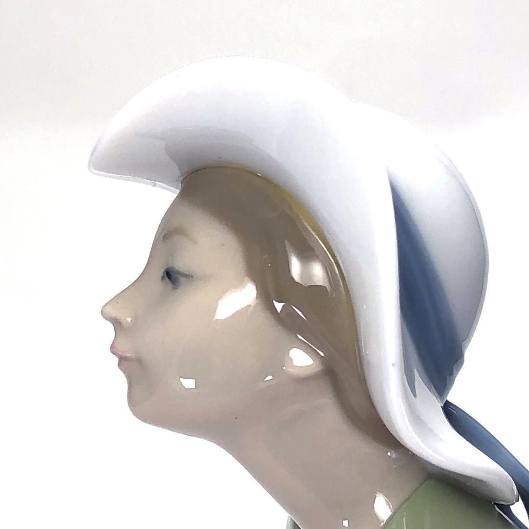 【美品・箱付き】LLADRO リヤドロ／好奇心の強い少女／5009／陶器／マルチカラー