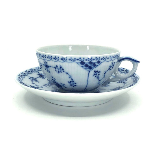 【美品】Royal Copenhagen ロイヤルコペンハーゲン／ブルーフルーテッド ハーフレース カップ＆ソーサー／陶器／ホワイト・ブルー