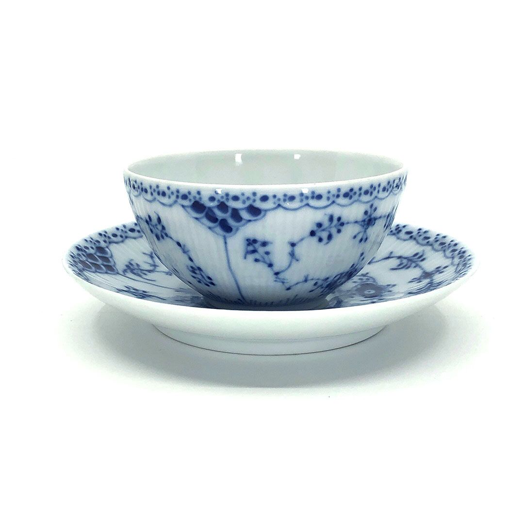 【美品】Royal Copenhagen ロイヤルコペンハーゲン／ブルーフルーテッド ハーフレース カップ＆ソーサー／陶器／ホワイト・ブルー
