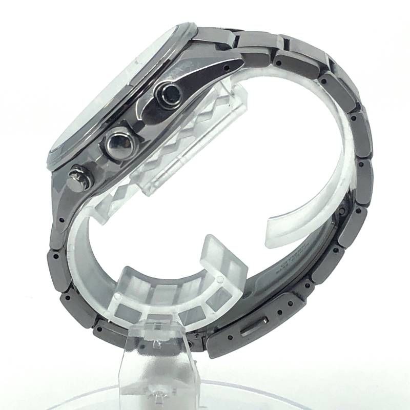 【美品】CITIZEN シチズン／エコドライブ E610 S104203／ソーラークォーツ／チタン／シルバー・ブラック