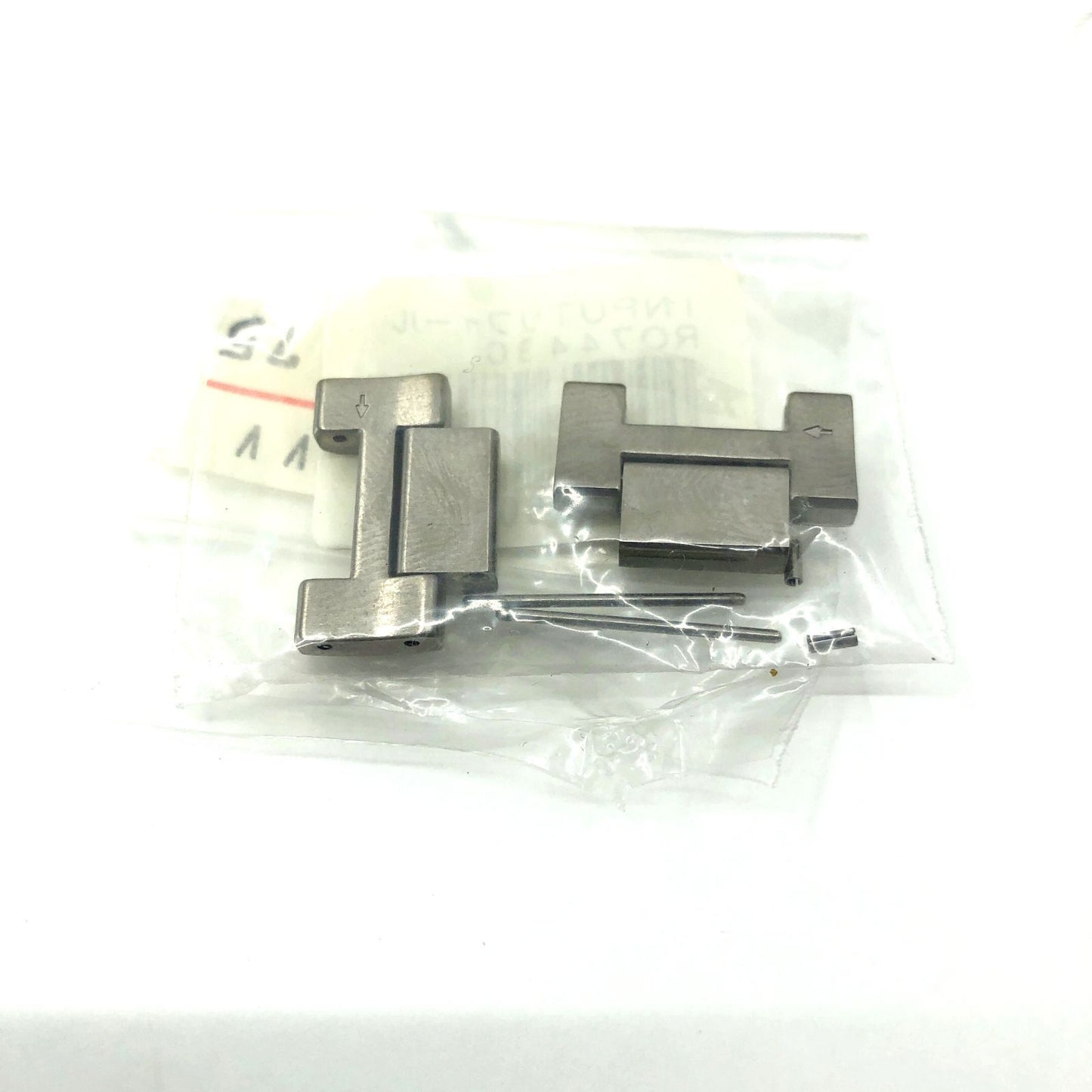 【美品・箱・取説・コマ付き】CITIZEN シチズン／エコドライブ U680-T013252／ソーラークォーツ／チタン／シルバー・ブラック