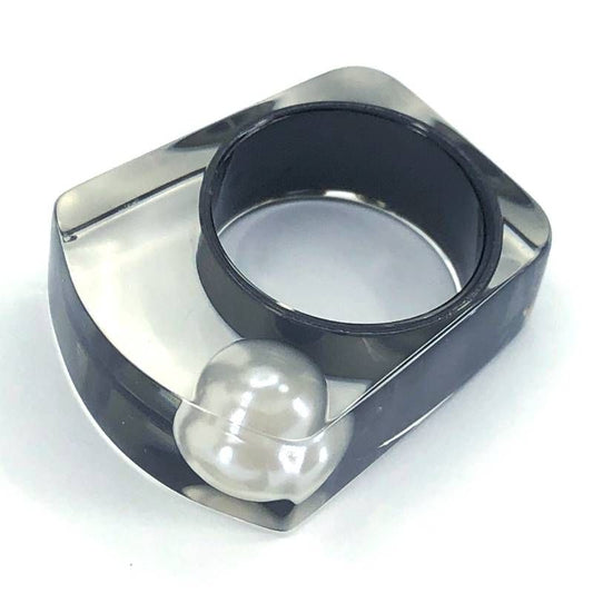 【美品】JUTIQU ジュティク／樹脂 リング 指輪／12号／樹脂・樹脂パール／クリア・ブラック・ホワイト