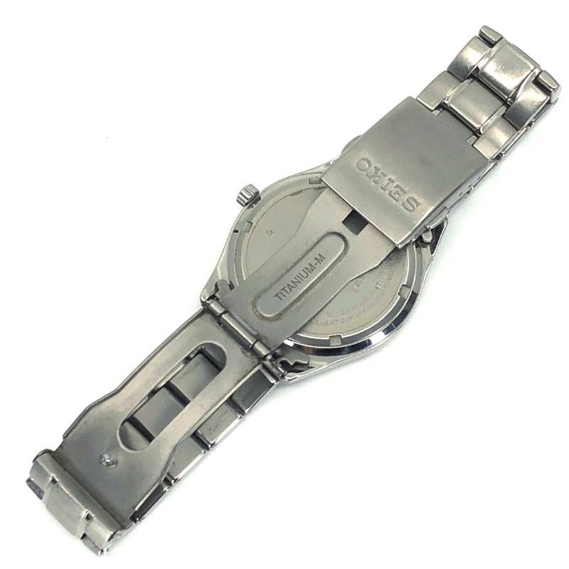 SEIKO セイコー／7N43-0AN0／クォーツ／チタン／シルバー・ブラック