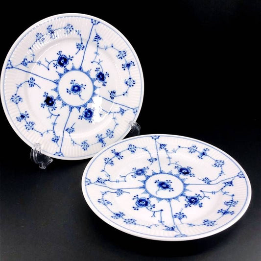 【美品】Royal Copenhagen ロイヤルコペンハーゲン／ブルーフルーテッド プレイン ペア プレート 皿 2枚 セット／19.5cm／陶器／ホワイト・ブルー／M03049