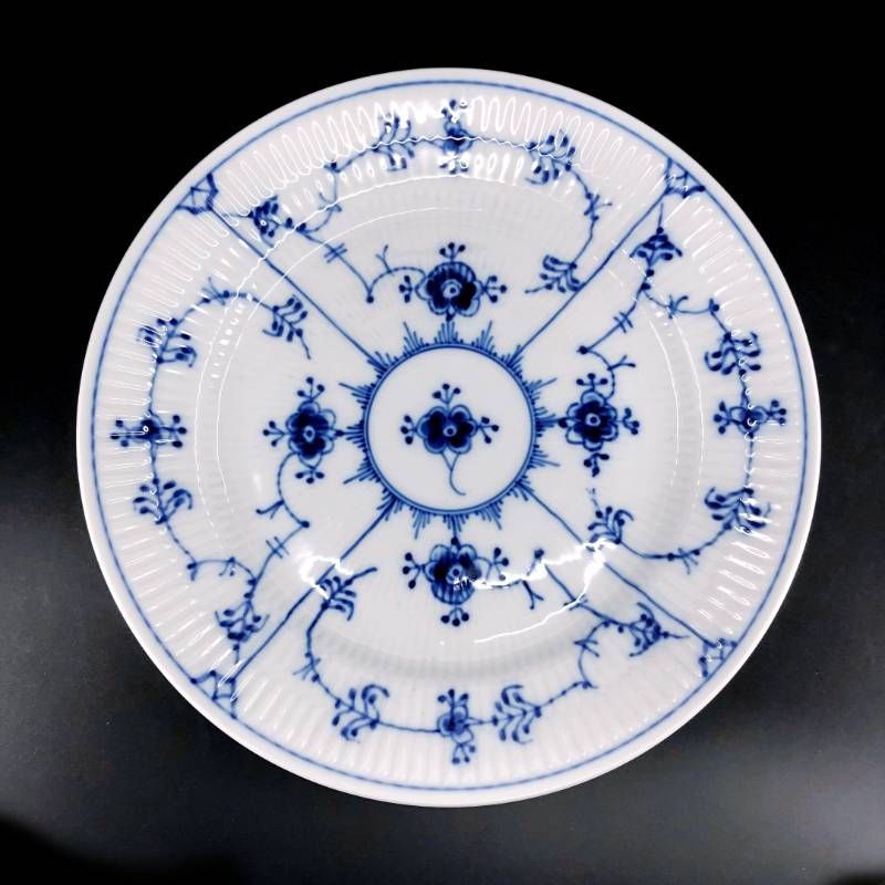 【美品】Royal Copenhagen ロイヤルコペンハーゲン／ブルーフルーテッド プレイン ペア プレート 皿 2枚 セット／19.5cm／陶器／ホワイト・ブルー／M03049