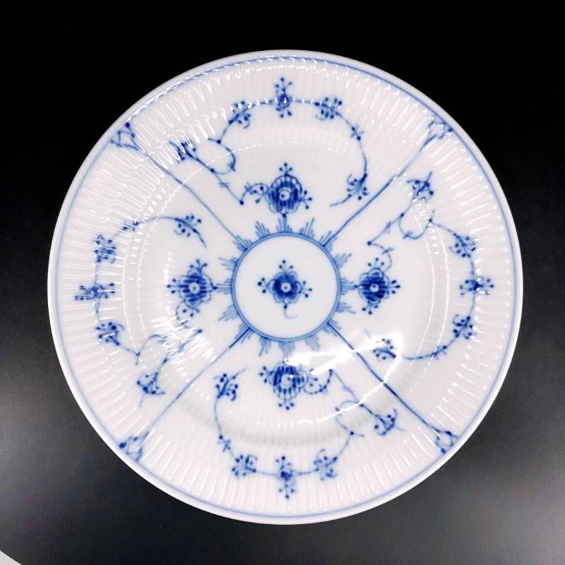 【美品】Royal Copenhagen ロイヤルコペンハーゲン／ブルーフルーテッド プレイン ペア プレート 皿 2枚 セット／19.5cm／陶器／ホワイト・ブルー／M03050