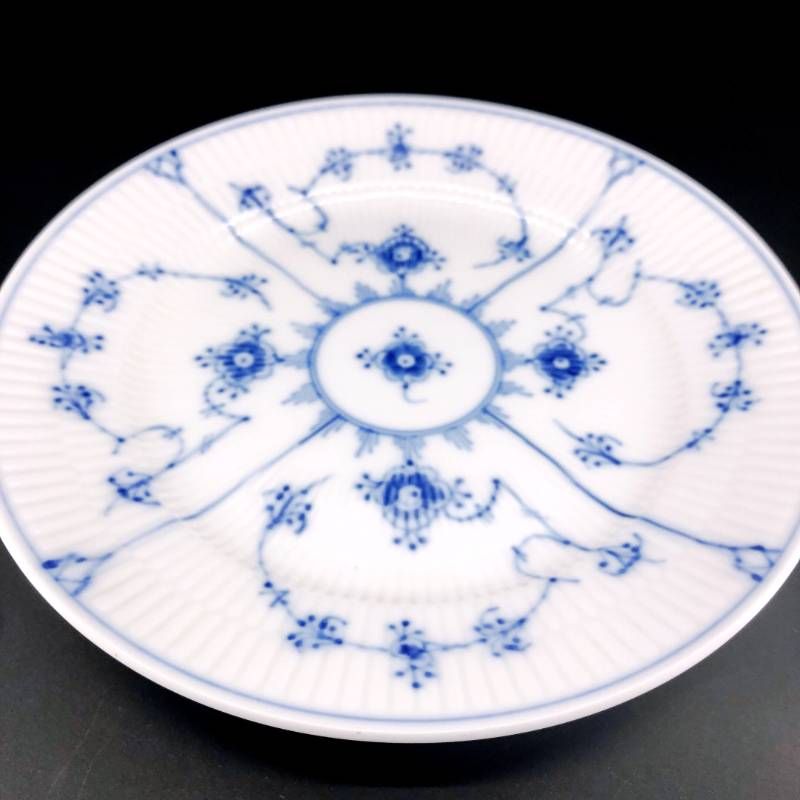 【美品】Royal Copenhagen ロイヤルコペンハーゲン／ブルーフルーテッド プレイン ペア プレート 皿 2枚 セット／19.5cm／陶器／ホワイト・ブルー／M03050