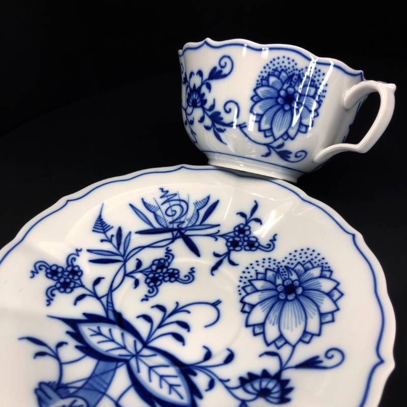 【美品】MEISSEN マイセン／ブルーオニオン ペア ティー カップ＆ソーサー／陶器／ホワイト・ブルー