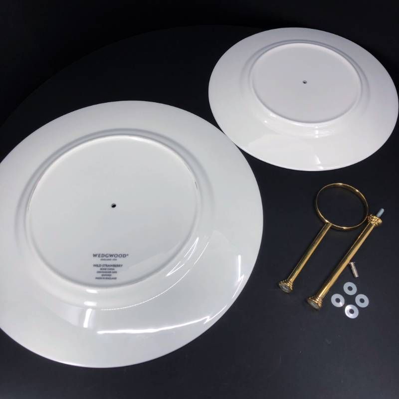 【美品・箱付き】WEDGWOOD ウェッジウッド／ワイルドストロベリー アフターヌーン 2段 ケーキスタンド・ストロベリー＆バイン オーバル ボウル セット／陶器／ホワイト
