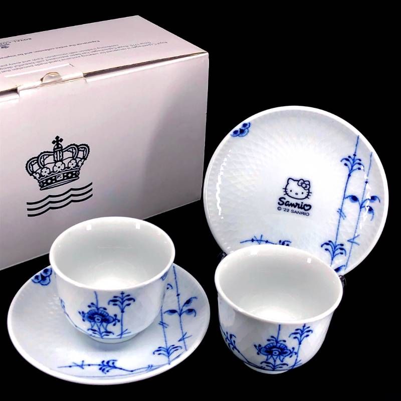 【美品・箱付き】Royal Copenhagen ロイヤルコペンハーゲン／ブルーパルメッテ キティちゃん サンリオ ノーハンドル ペア カップ＆ソーサー 湯飲み 2客／陶器／ホワイト
