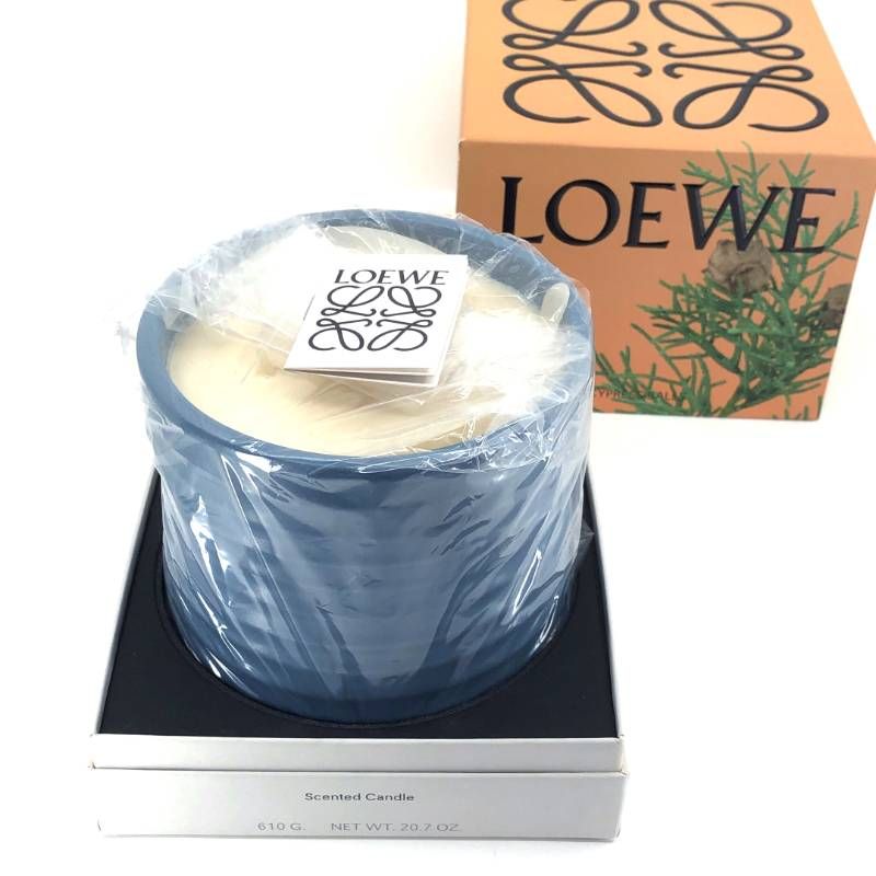 【未使用品・箱付き】LOEWE ロエベ／サイプレスボール キャンドル ミディアム アロマティック／ウッディ／610g／セラミック・ワックス／ベビーブルー・ホワイト