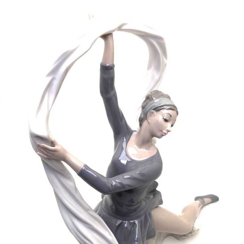 【中型・美品】NAO ナオ LLADRO リヤドロ／ヴェールを持つダンサー／31cm／陶器／マルチカラー