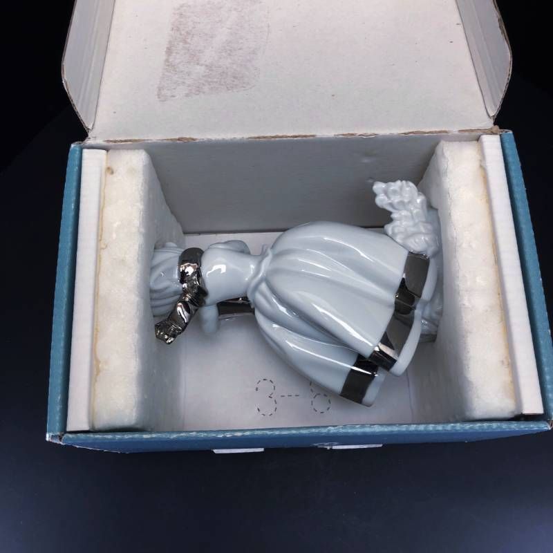 【美品・箱付き】LLADRO リヤドロ／花と少女 春が来た リ・デコ コレクション／5223／陶器／ホワイト・シルバー