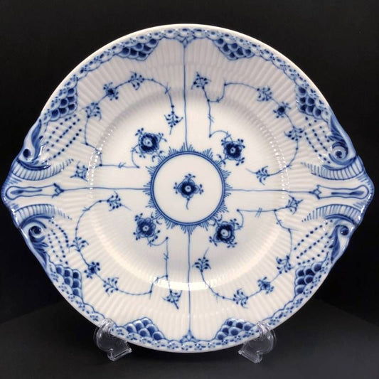 【美品】Royal Copenhagen ロイヤルコペンハーゲン／ブルーフルーテッド ハーフレース ケーキディッシュ プレート 大皿 耳付／31cm／陶器／ホワイト・ブルー
