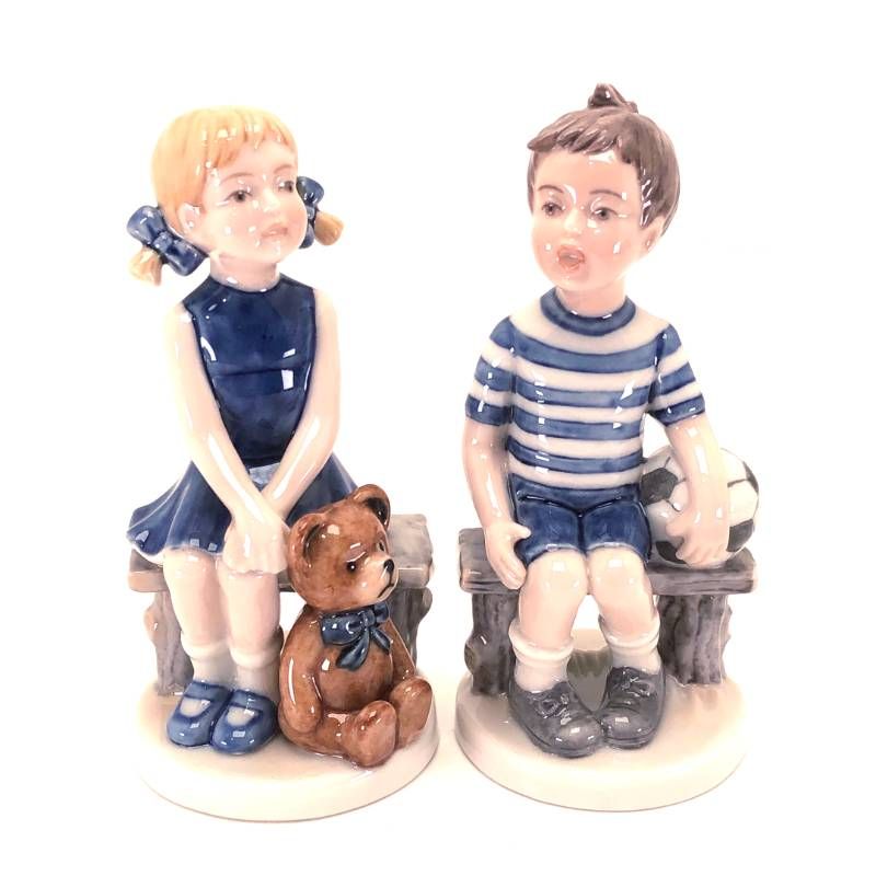【美品】Royal Copenhagen ロイヤルコペンハーゲン／女の子 男の子 ミレニアム フィギュリン 2体セット／陶器／マルチカラー