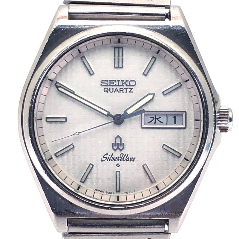 【ヴィンテージ】SEIKO セイコー／SilverWave シルバーウェーブ 8229-700A／クォーツ／ステンレス／シルバー・ホワイト