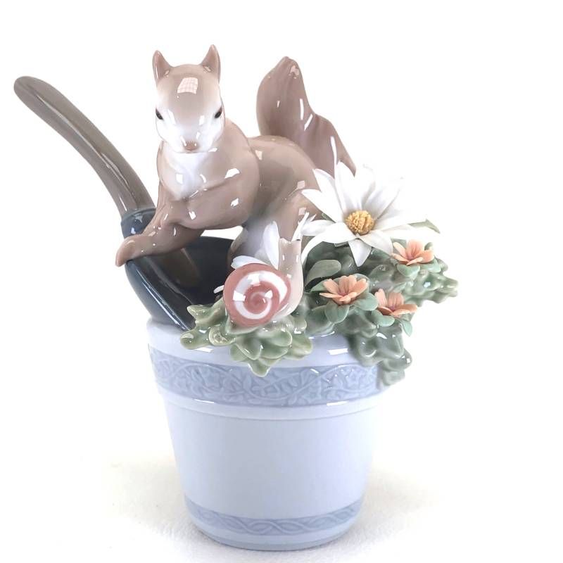 【希少・美品】LLADRO リヤドロ／お庭で リスとカタツムリ／8026／陶器／マルチカラー