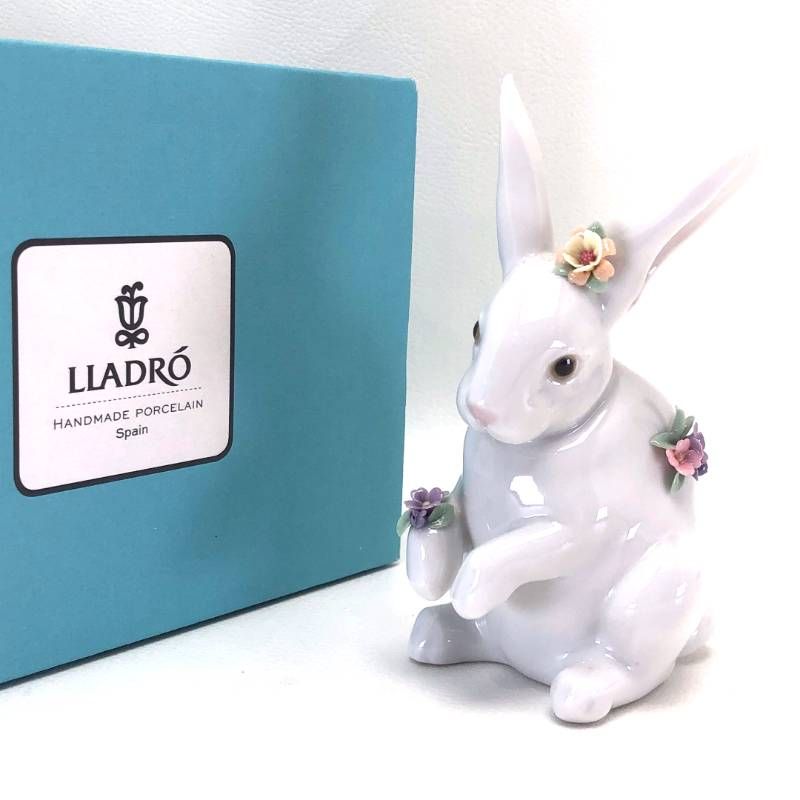 【美品・箱付き】LLADRO リヤドロ／花飾りの白うさぎ フィギュリン／陶器／マルチカラー