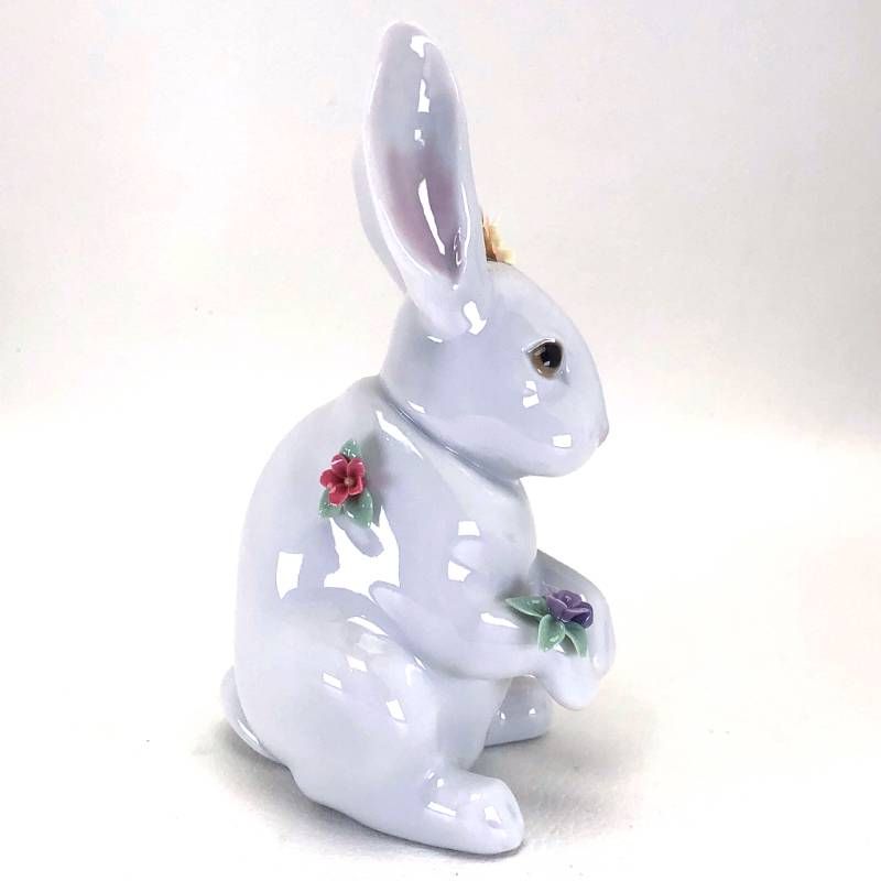 【美品・箱付き】LLADRO リヤドロ／花飾りの白うさぎ フィギュリン／陶器／マルチカラー