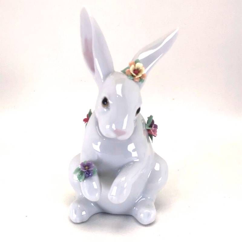 【美品・箱付き】LLADRO リヤドロ／花飾りの白うさぎ フィギュリン／陶器／マルチカラー
