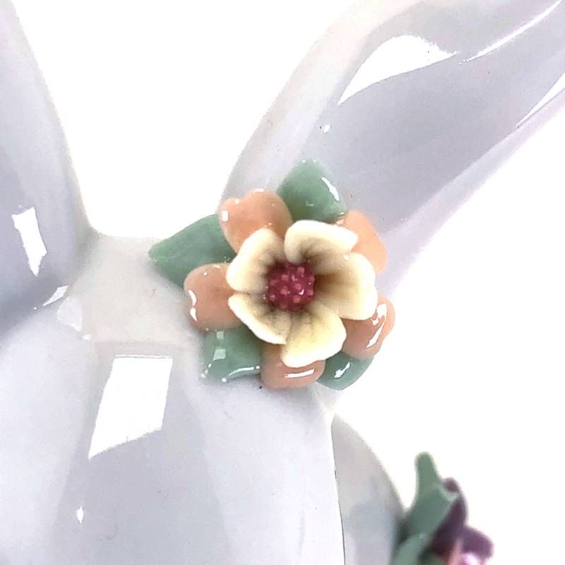 【美品・箱付き】LLADRO リヤドロ／花飾りの白うさぎ フィギュリン／陶器／マルチカラー