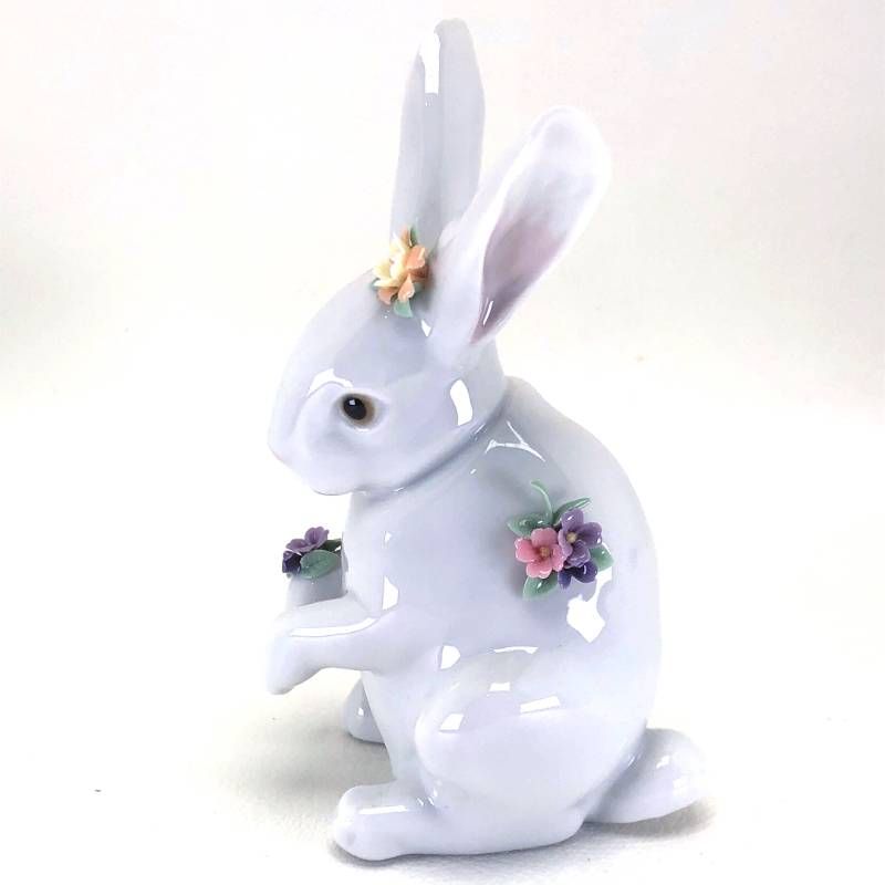 【美品・箱付き】LLADRO リヤドロ／花飾りの白うさぎ フィギュリン／陶器／マルチカラー