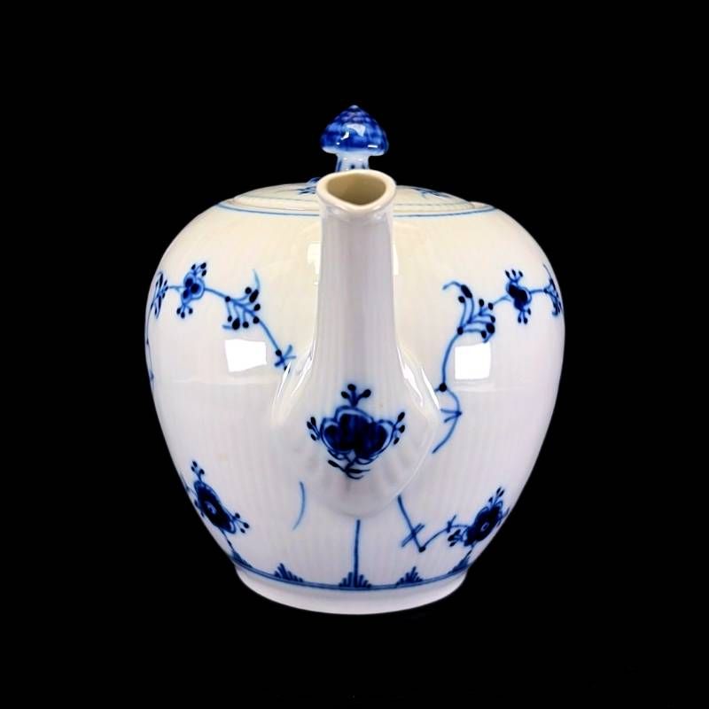 【美品】Royal Copenhagen ロイヤルコペンハーゲン／ブルーフルーテッド プレイン ティーポット 700ml／陶器／ホワイト・ブルー