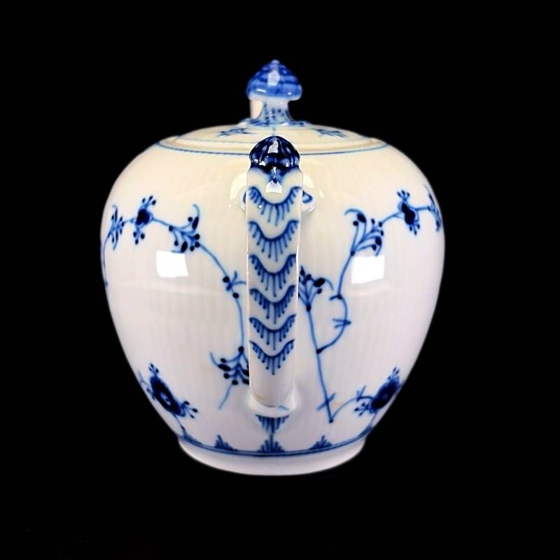 【美品】Royal Copenhagen ロイヤルコペンハーゲン／ブルーフルーテッド プレイン ティーポット 700ml／陶器／ホワイト・ブルー