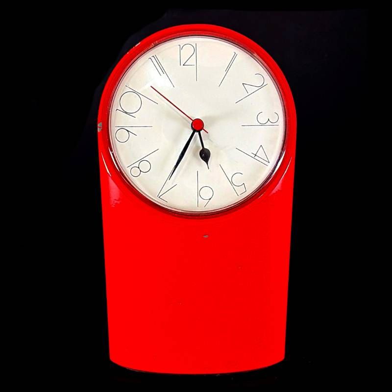 Artemide アルテミデ／Tantalo Table Clock 置時計／スチール・プラスチック(風防)・樹脂／レッド・ホワイト