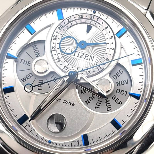 【美品・ケース・取説・保証書（無効）付き】CITIZEN シチズン／エコドライブ キャランデュリエ コンプリケーションウォッチ 8730-T012957／ソーラークォーツ／ステンレス／シルバー・ブルー