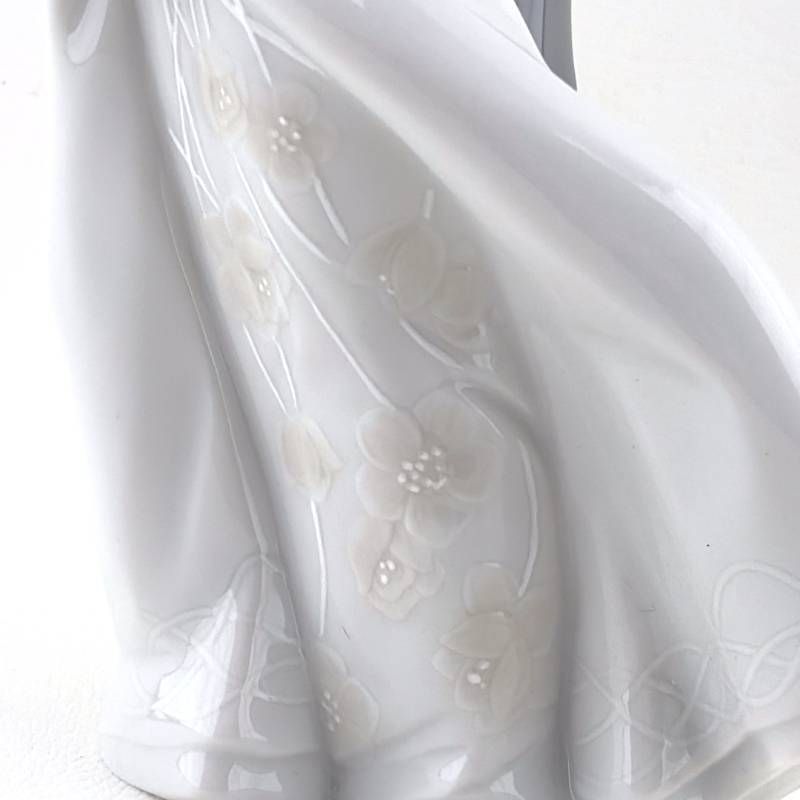 【美品・箱付き】LLADRO リヤドロ／幸せのはじまり 8274 フィギュリン／ポーセリン／マルチカラー