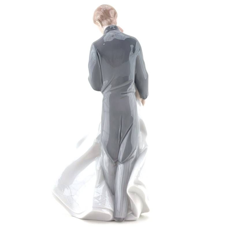 【美品・箱付き】LLADRO リヤドロ／幸せのはじまり 8274 フィギュリン／ポーセリン／マルチカラー