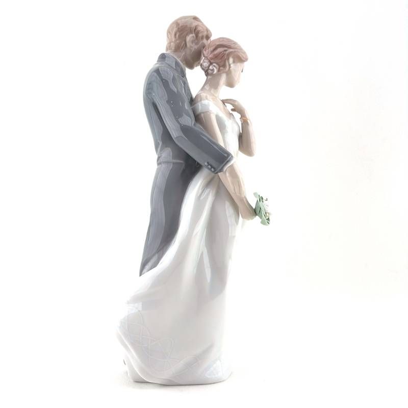 【美品・箱付き】LLADRO リヤドロ／幸せのはじまり 8274 フィギュリン／ポーセリン／マルチカラー