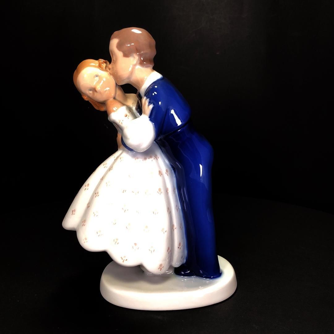 【美品】Royal Copenhagen ロイヤルコペンハーゲン／男の子と女の子 フィギュリン／2162／陶器／マルチカラー